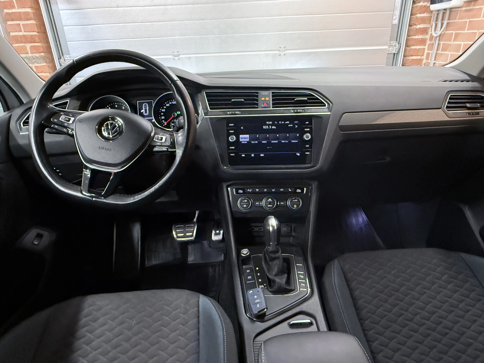 Volkswagen Tiguan, 2019г, передний привод, робот