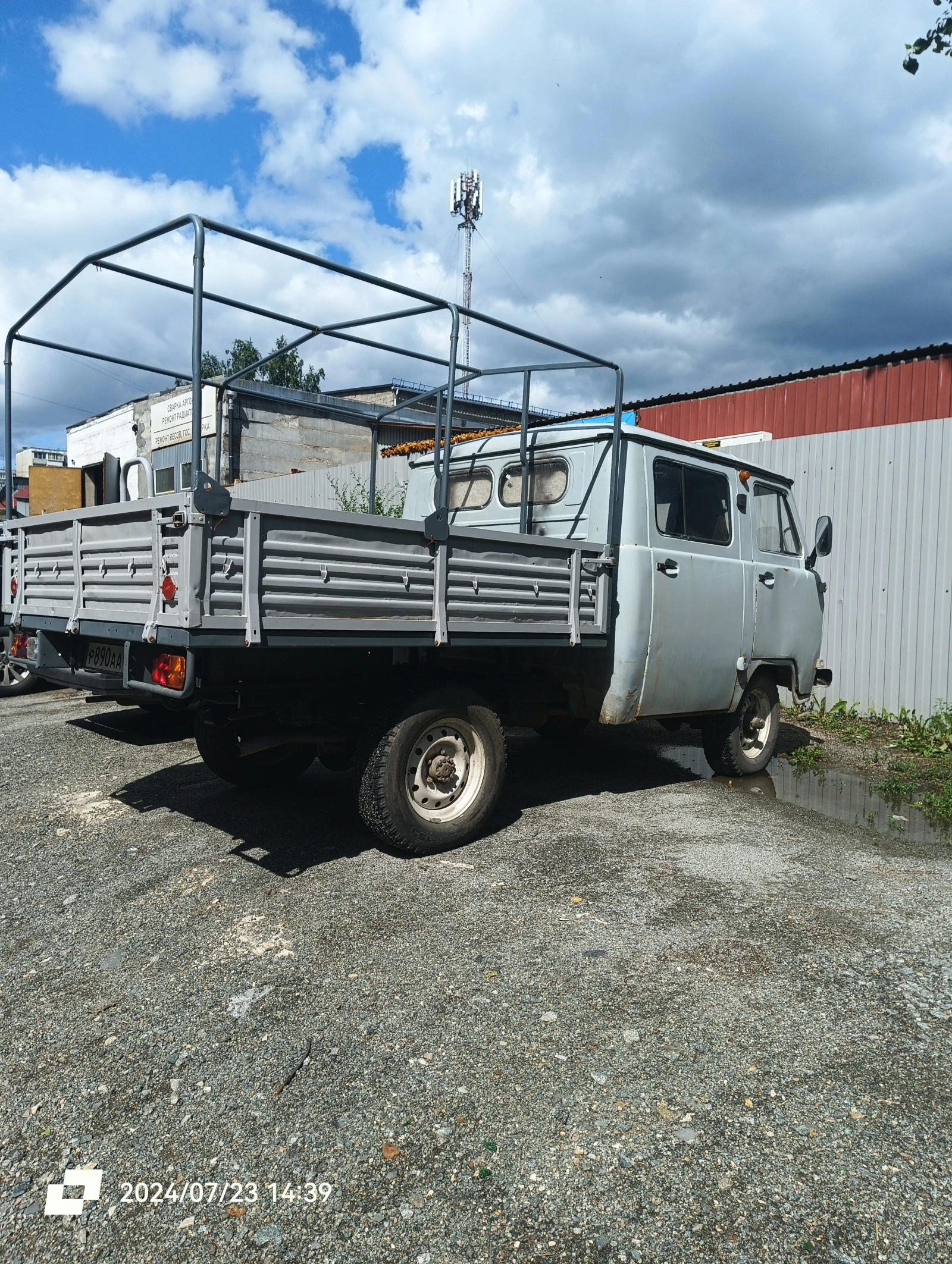 УАЗ 3909, 2006г, Заднеприводный с подключаемым передним привод, Механическая