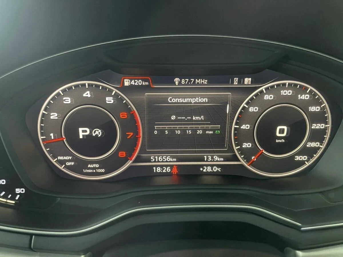 Audi A4, 2019г, передний привод, робот