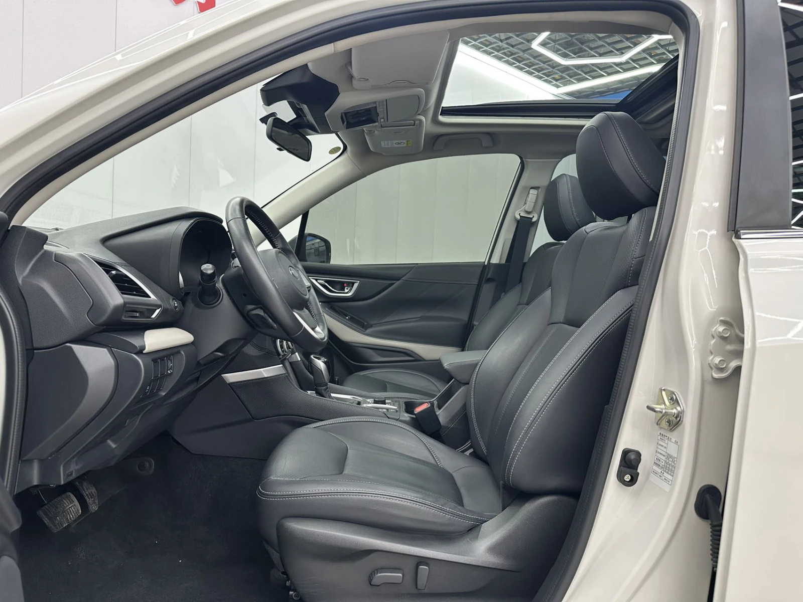 Subaru Forester, 2022г, полный привод, вариатор