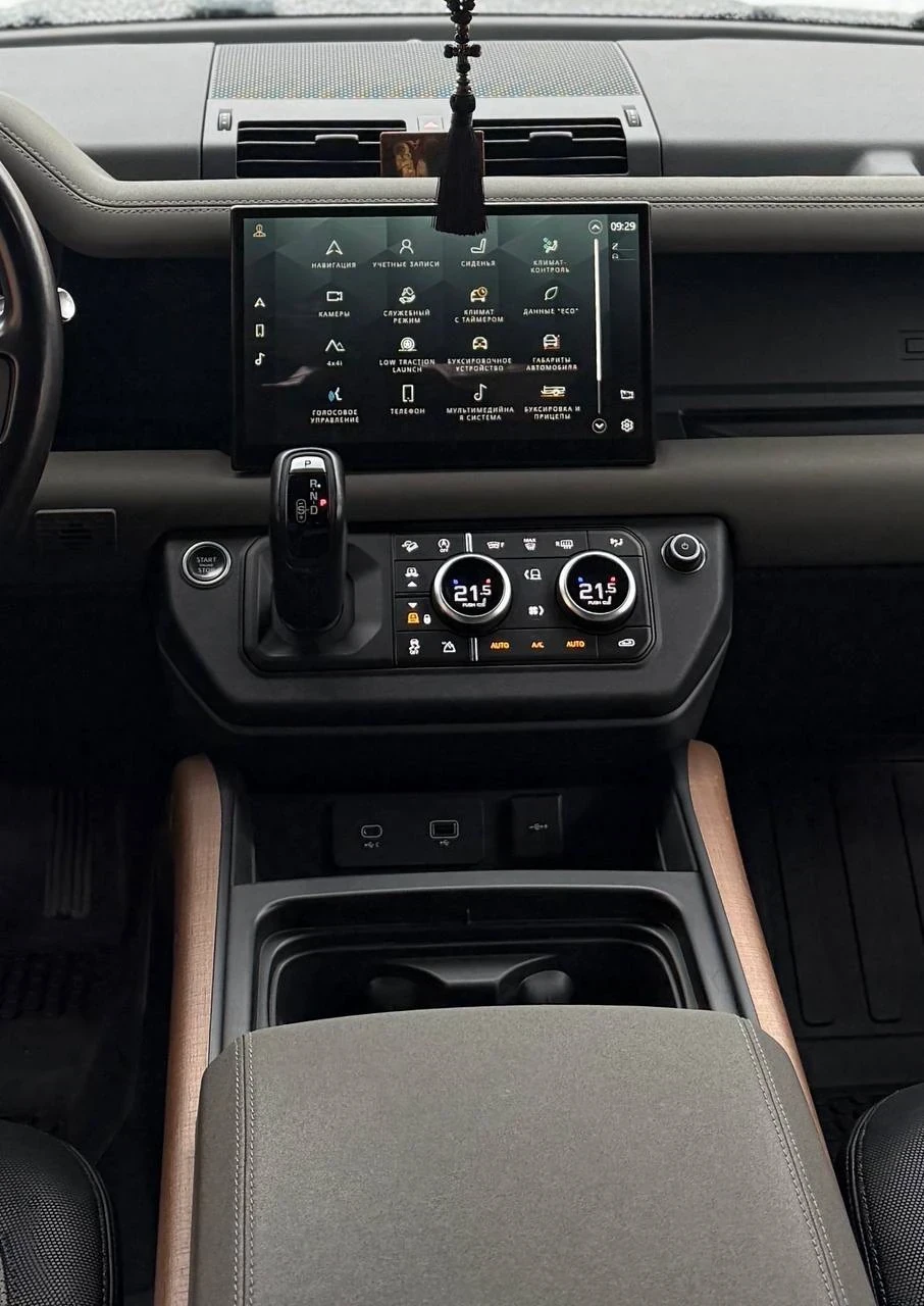 Land Rover Defender, 2021г, полный привод, автомат