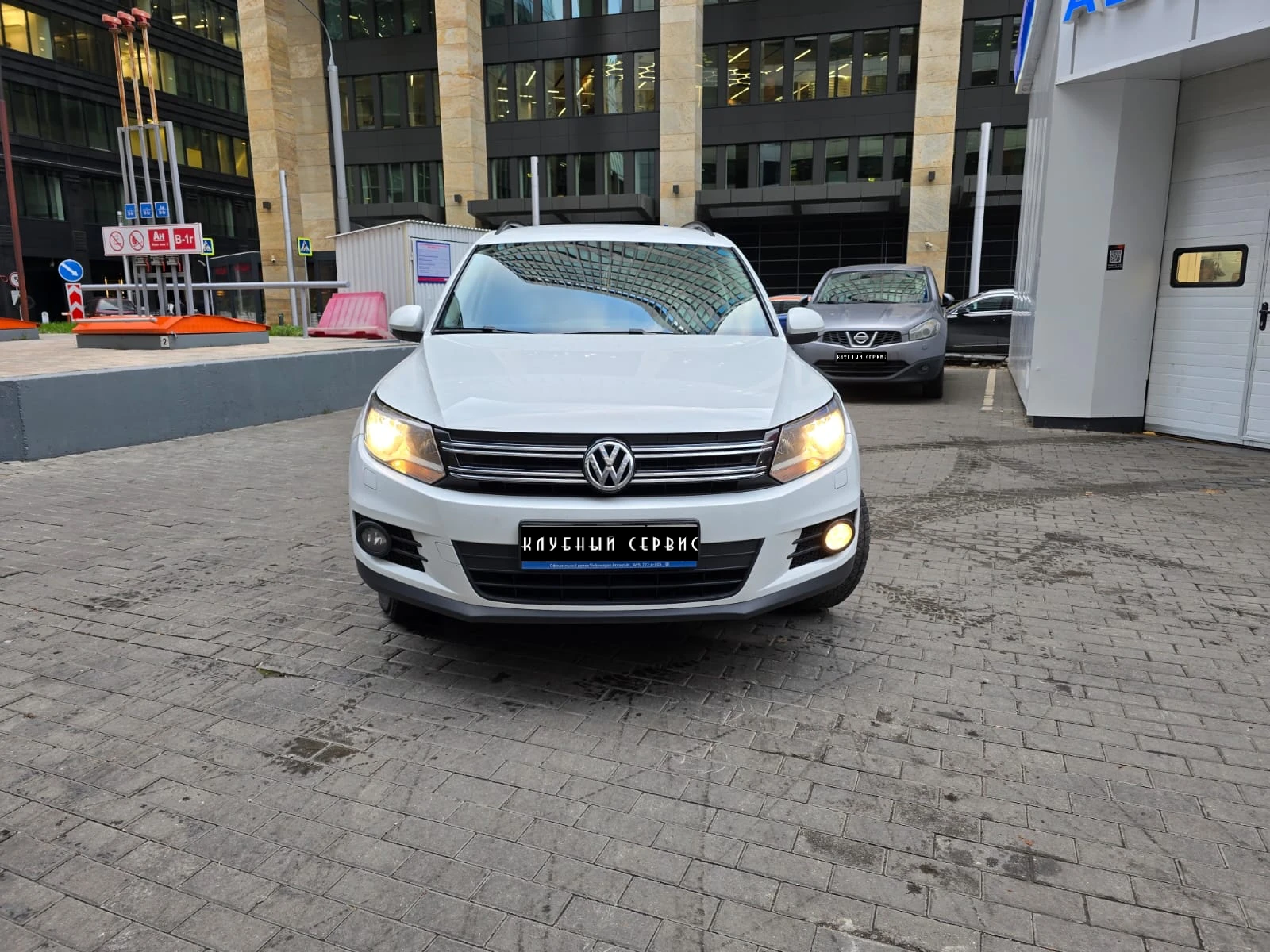 Volkswagen Tiguan, 2015г, полный привод, автомат