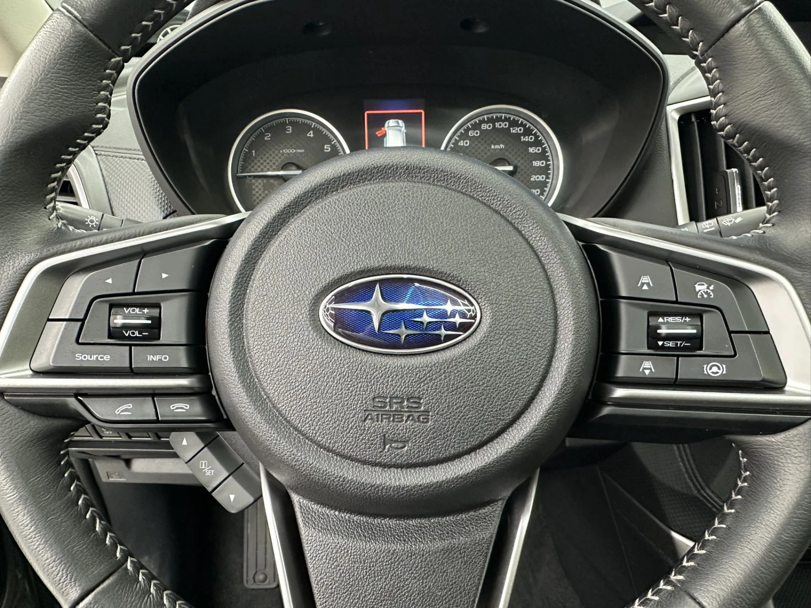 Subaru Forester, 2022г, полный привод, вариатор