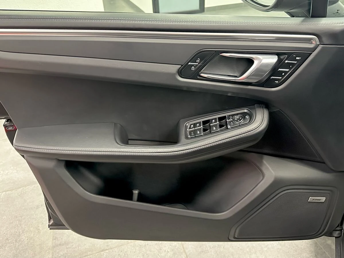 Porsche Macan, 2019г, полный привод, робот