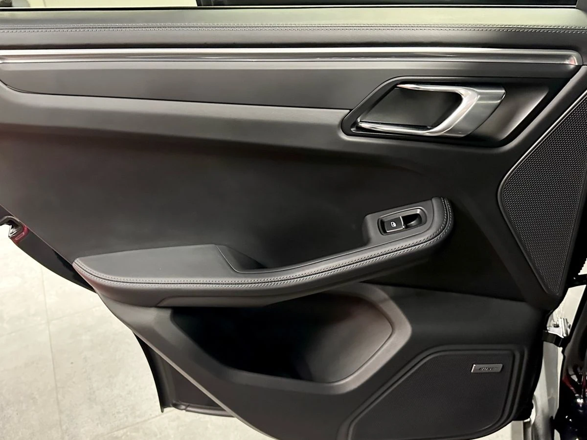 Porsche Macan, 2019г, полный привод, робот