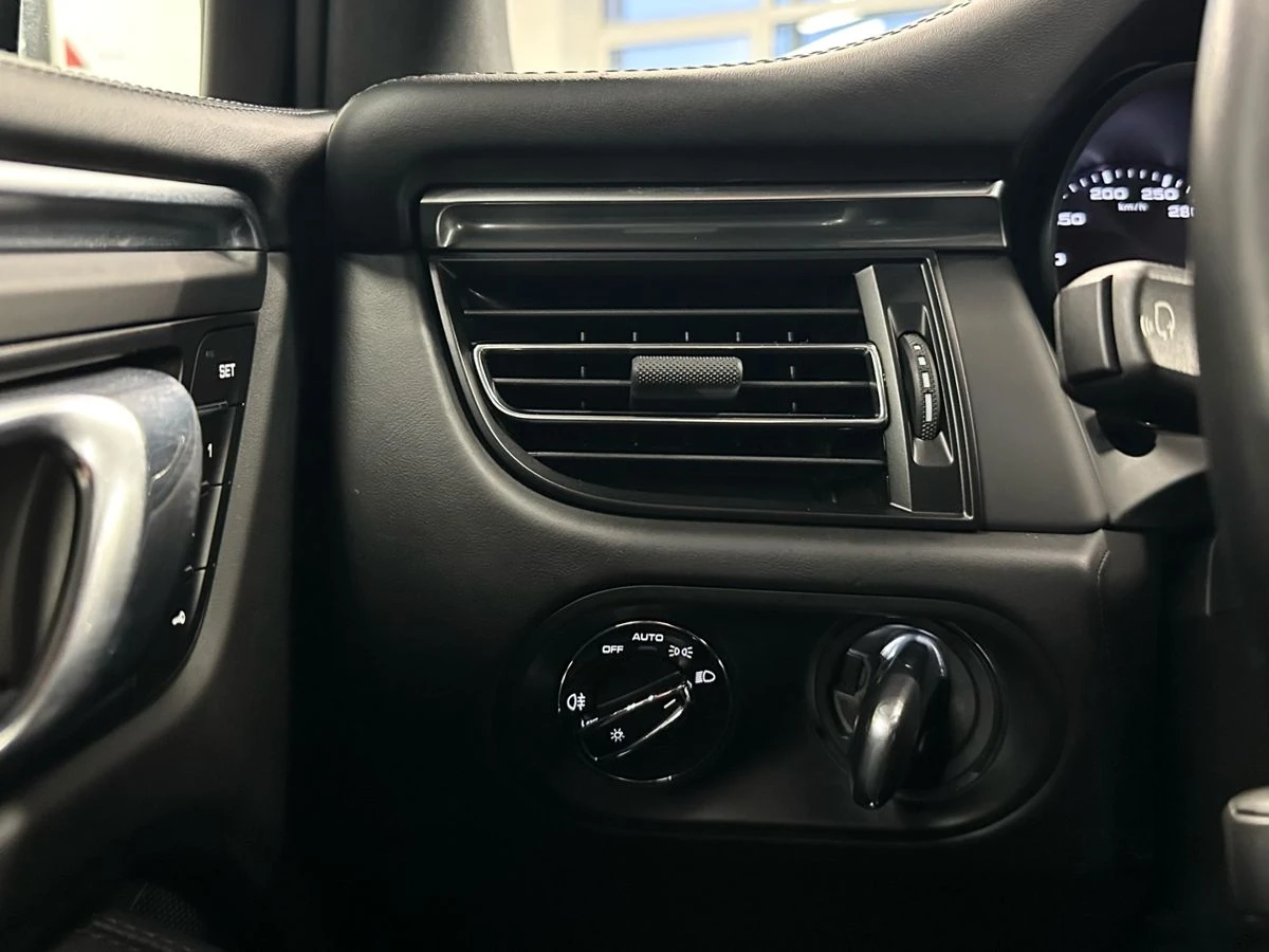 Porsche Macan, 2019г, полный привод, робот