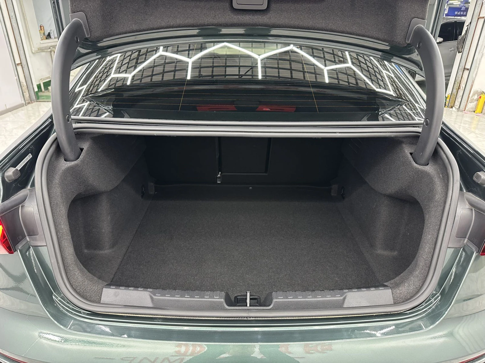 Audi A3, 2022г, передний привод, робот