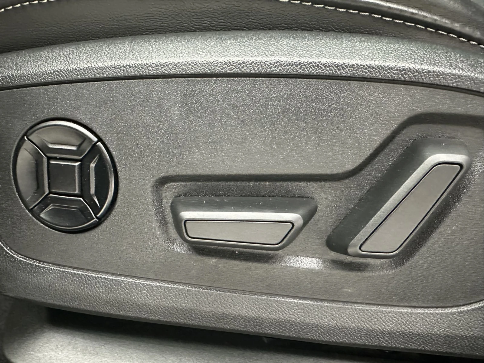 Audi A3, 2022г, передний привод, робот