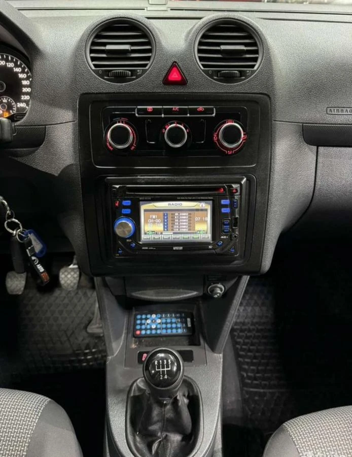 Volkswagen Caddy, 2012г, передний привод, механика