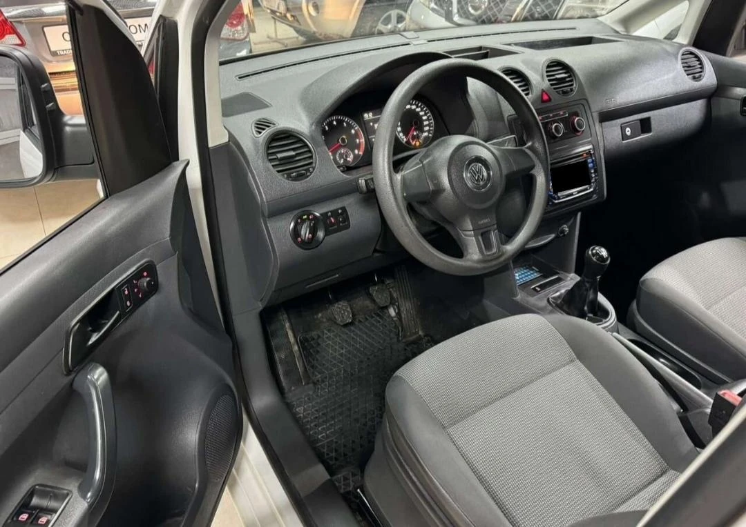 Volkswagen Caddy, 2012г, передний привод, механика