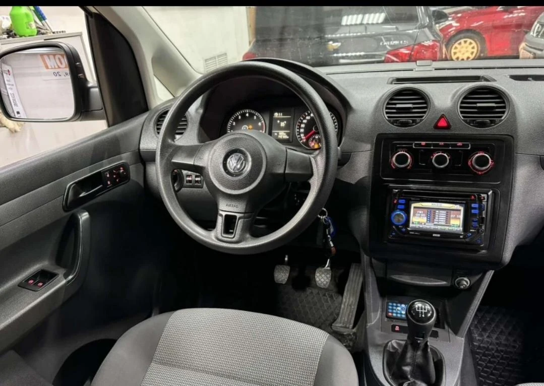 Volkswagen Caddy, 2012г, передний привод, механика