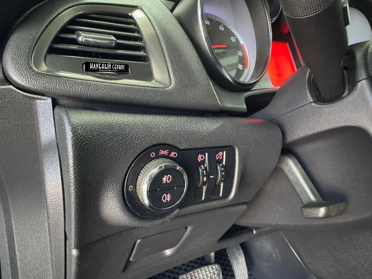 Opel Astra, 2012г, передний привод, автомат