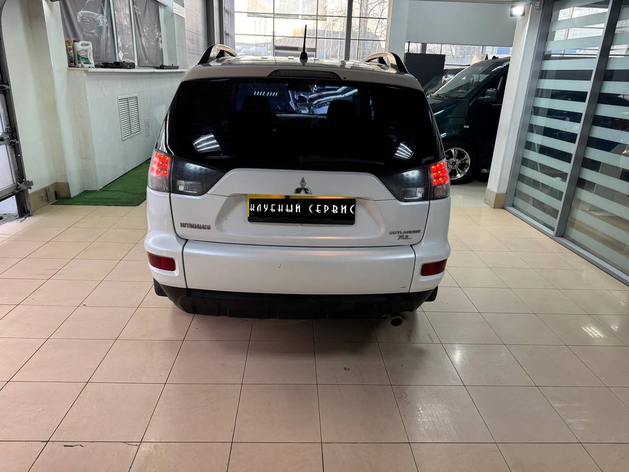 Mitsubishi Outlander, 2011г, полный привод, вариатор