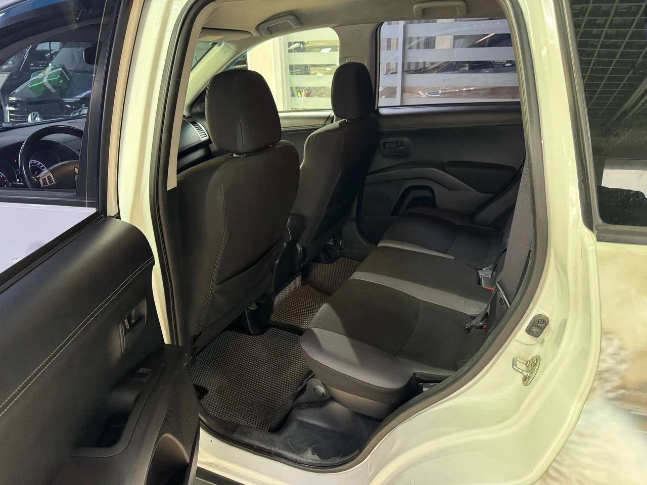 Mitsubishi Outlander, 2011г, полный привод, вариатор