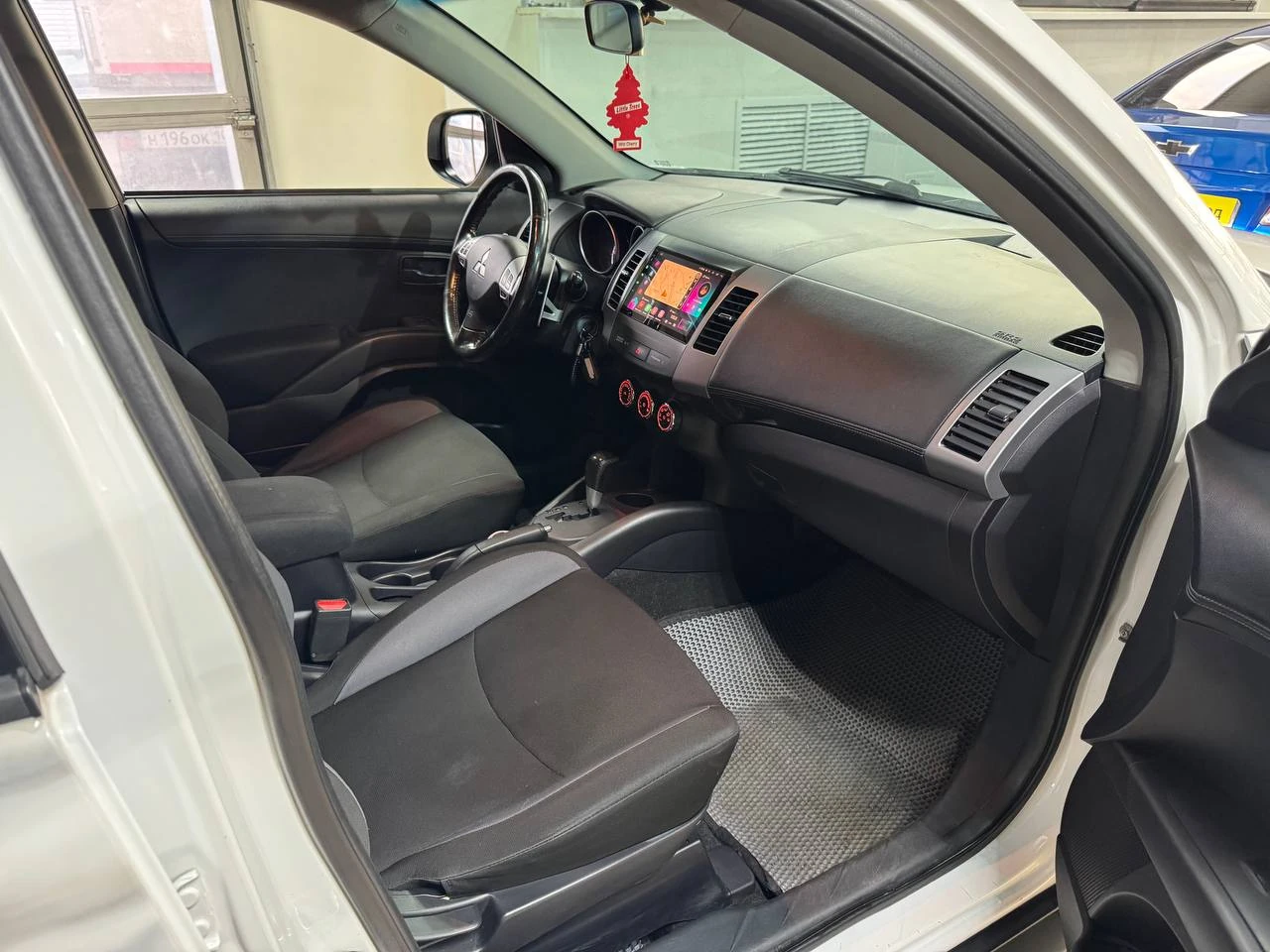 Mitsubishi Outlander, 2011г, полный привод, вариатор