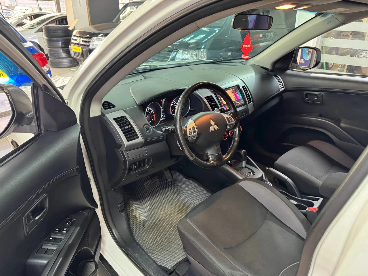 Mitsubishi Outlander, 2011г, полный привод, вариатор