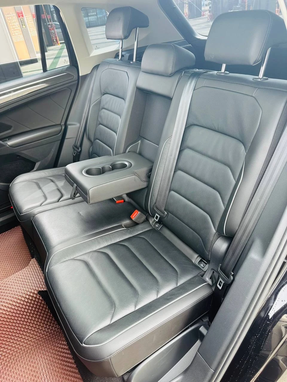 Volkswagen Tiguan, 2021г, полный привод, робот