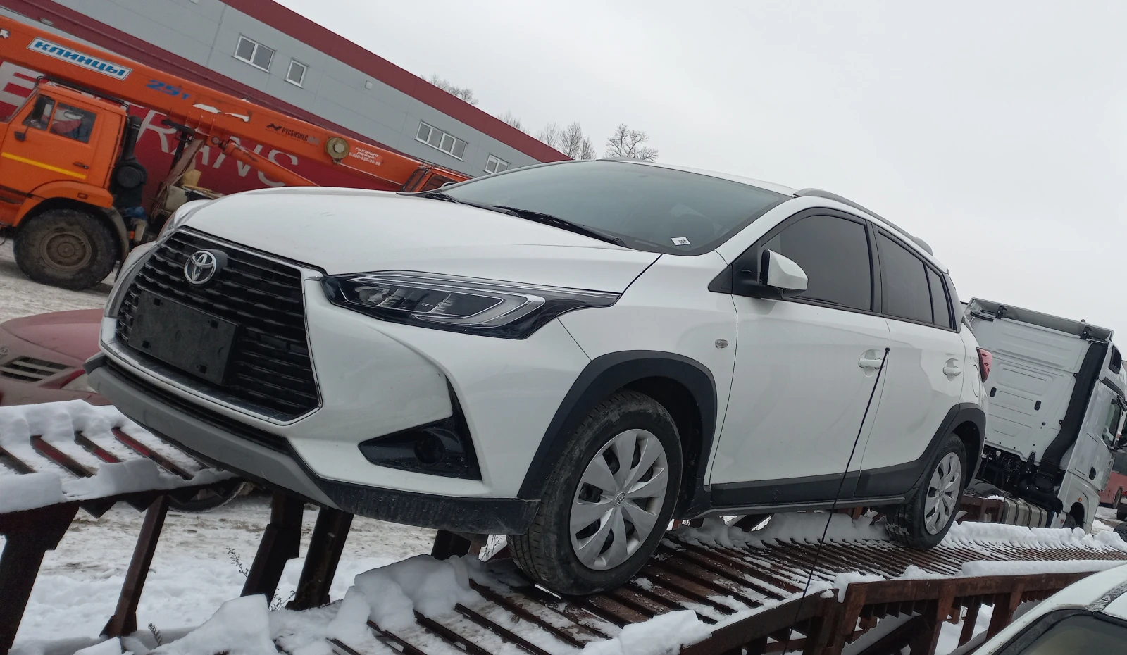 Toyota Yaris, 2021г, передний привод, вариатор