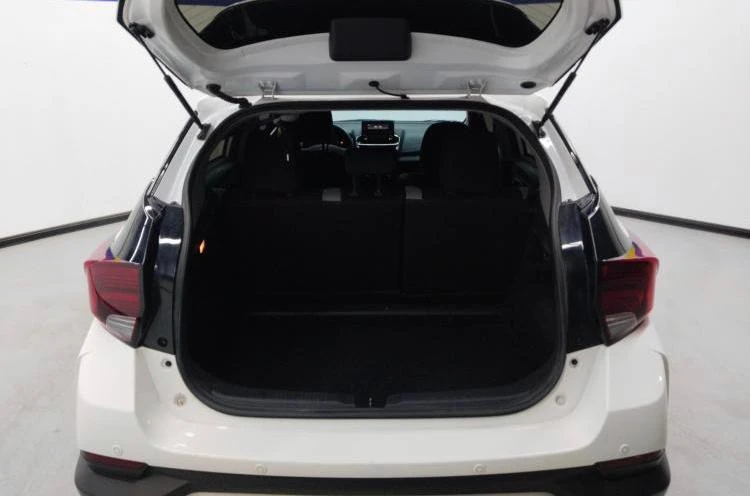 Toyota Yaris, 2021г, передний привод, вариатор