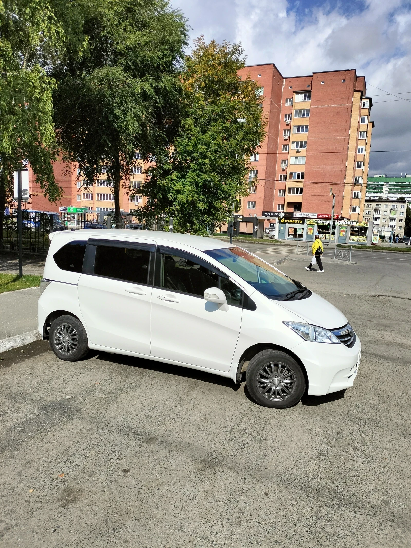 Honda Freed, 2014г, передний привод, вариатор