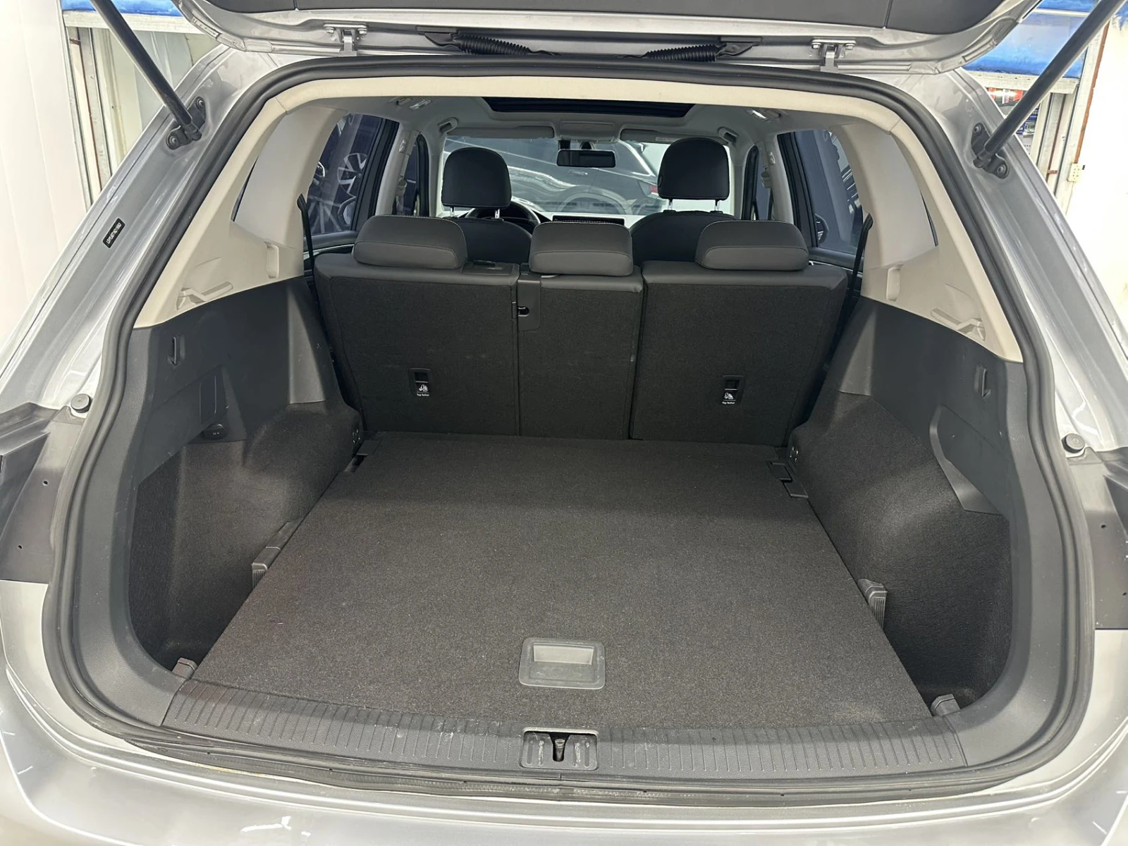 Volkswagen Tiguan, 2022г, передний привод, робот