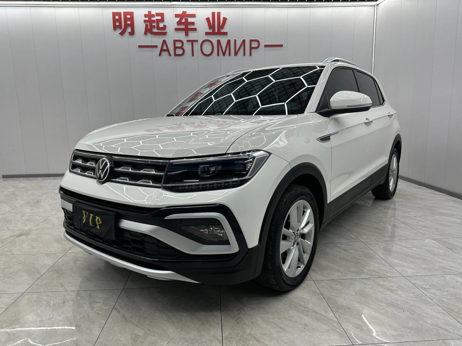 Volkswagen T-Roc, 2022г, передний привод, робот