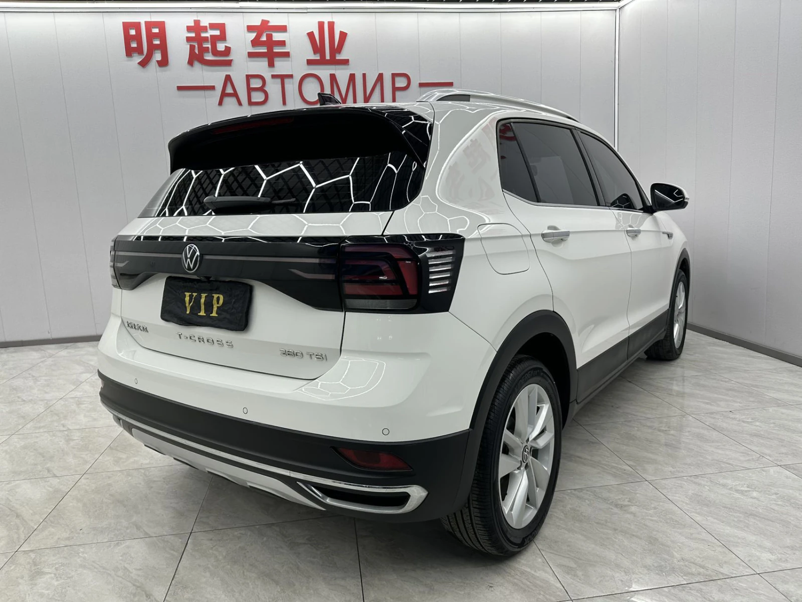 Volkswagen T-Roc, 2022г, передний привод, робот