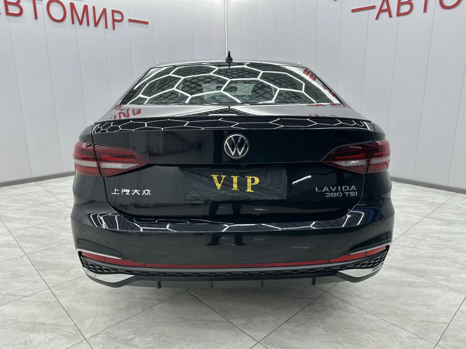 Volkswagen Lavida, 2022г, передний привод, робот