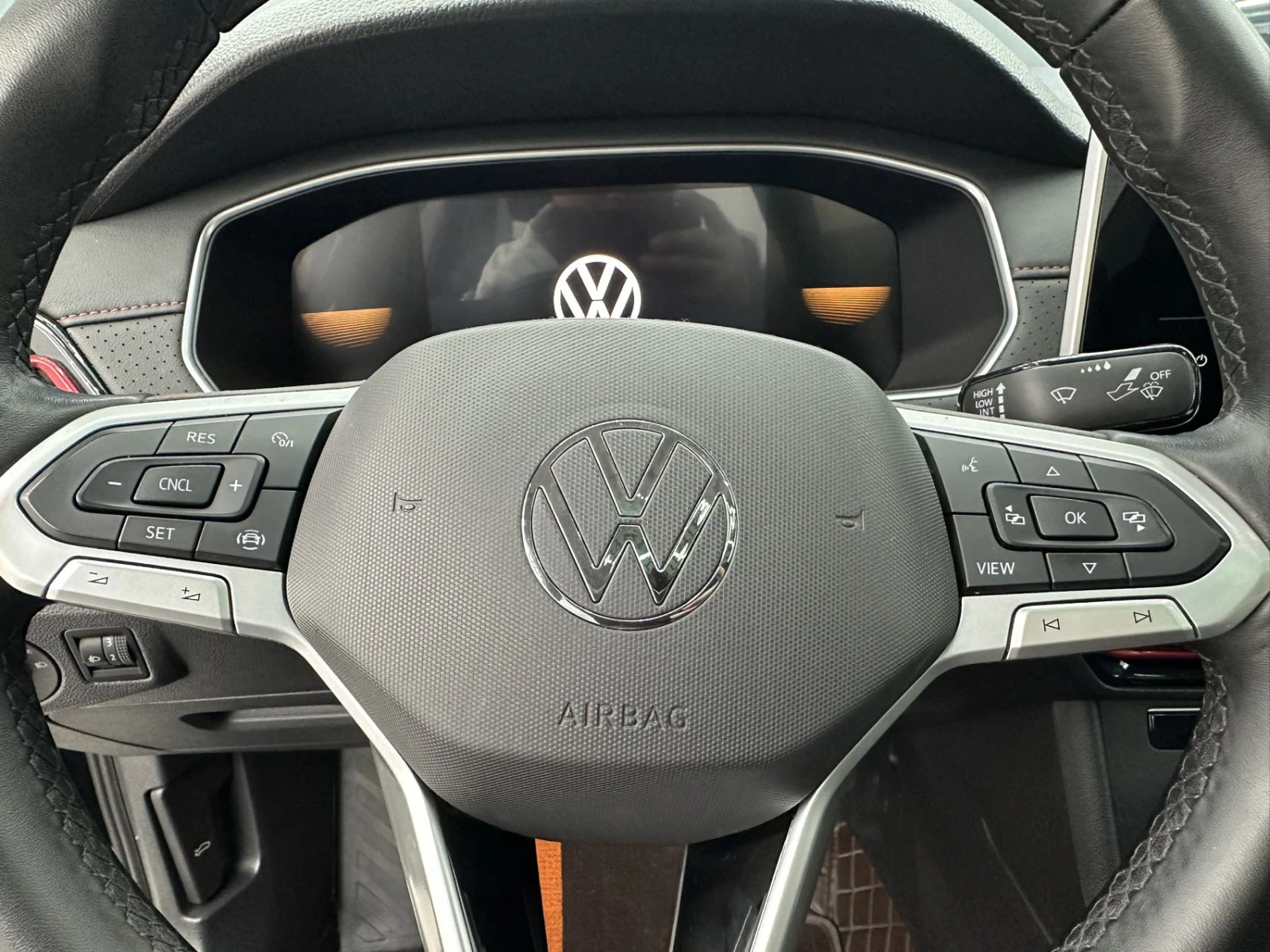 Volkswagen Lavida, 2022г, передний привод, робот