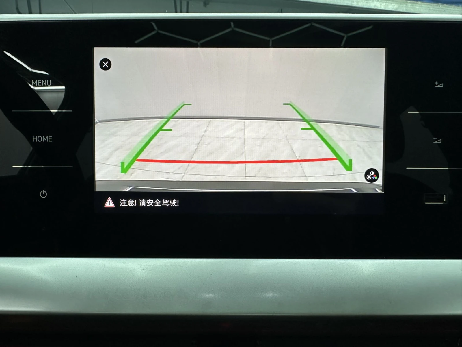 Volkswagen Lavida, 2022г, передний привод, робот