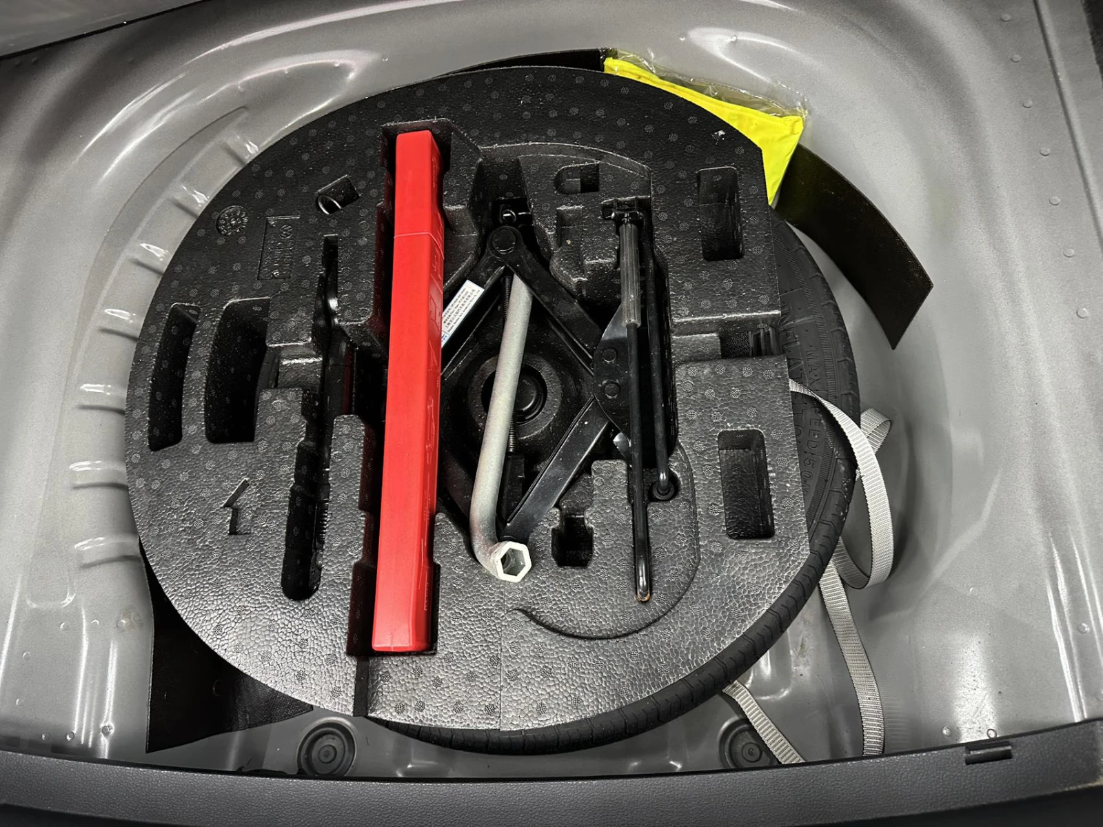 Volkswagen Lavida, 2022г, передний привод, робот