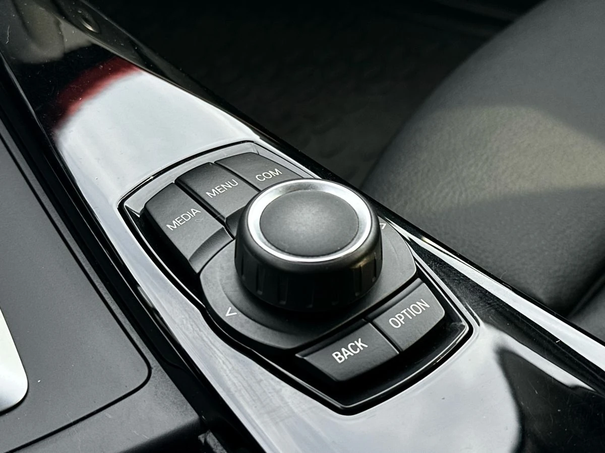 BMW 3 серии, 2018г, задний привод, автомат