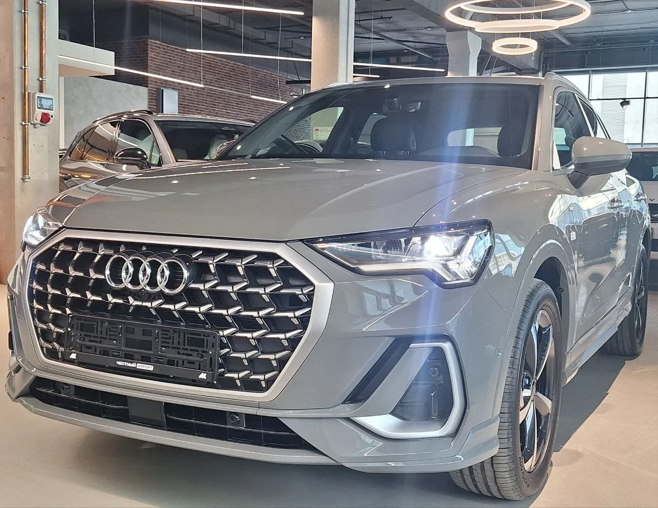Audi Q3, 2025г, передний привод, робот
