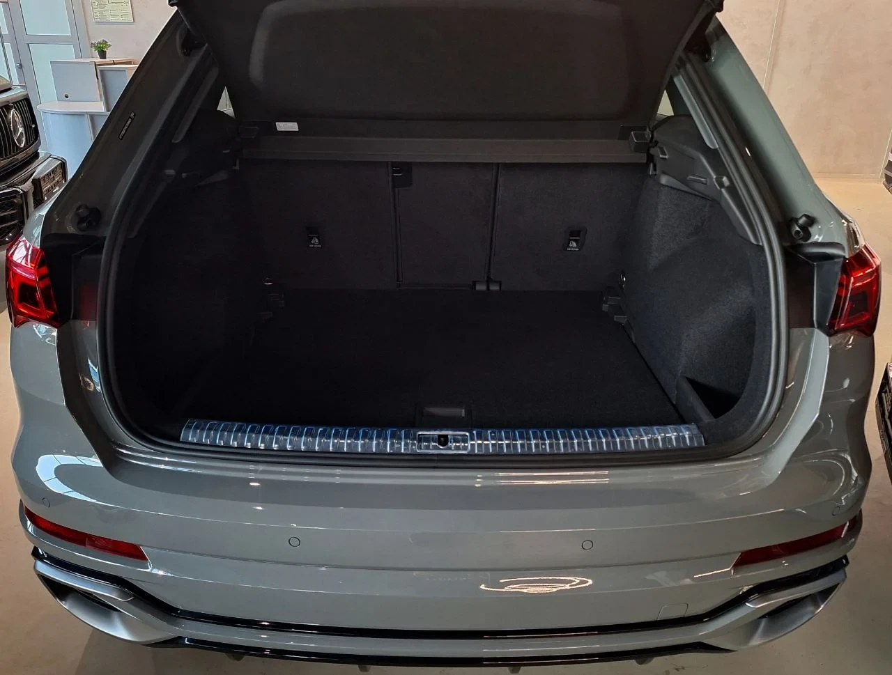 Audi Q3, 2025г, передний привод, робот