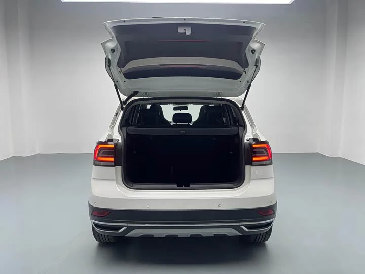 Volkswagen T-Cross, 2021г, передний привод, автомат