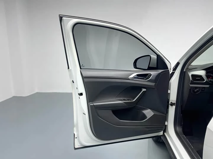 Volkswagen T-Cross, 2021г, передний привод, автомат