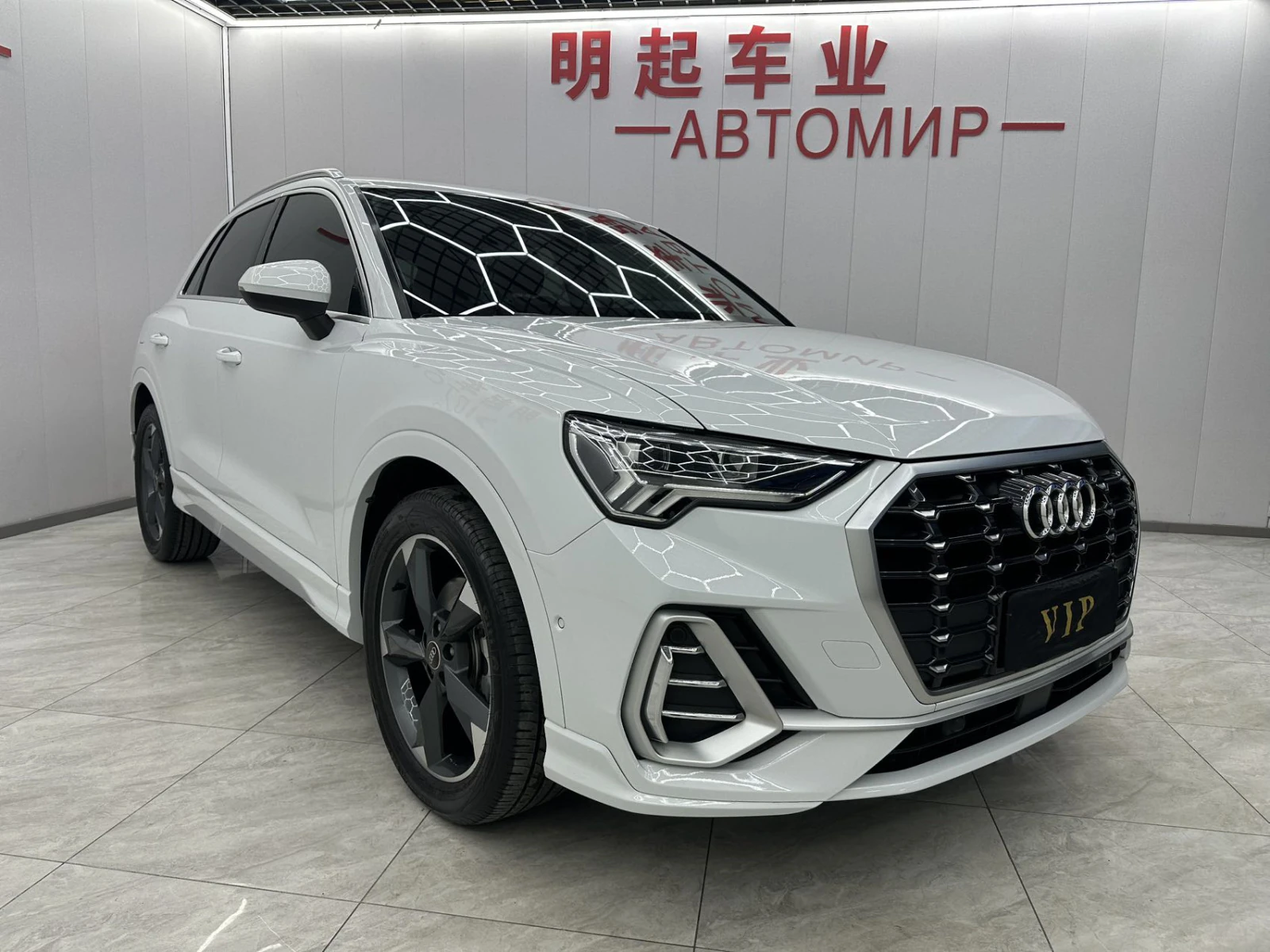 Audi Q3, 2022г, передний привод, робот