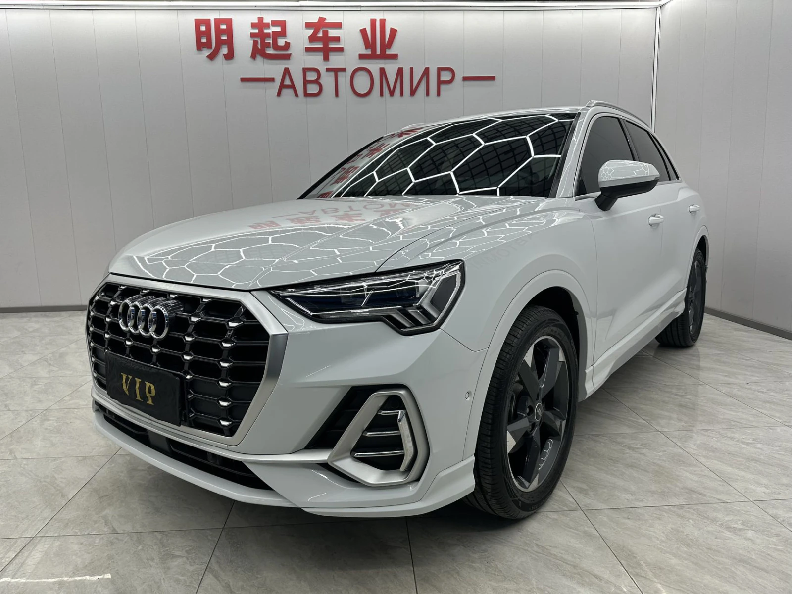 Audi Q3, 2022г, передний привод, робот