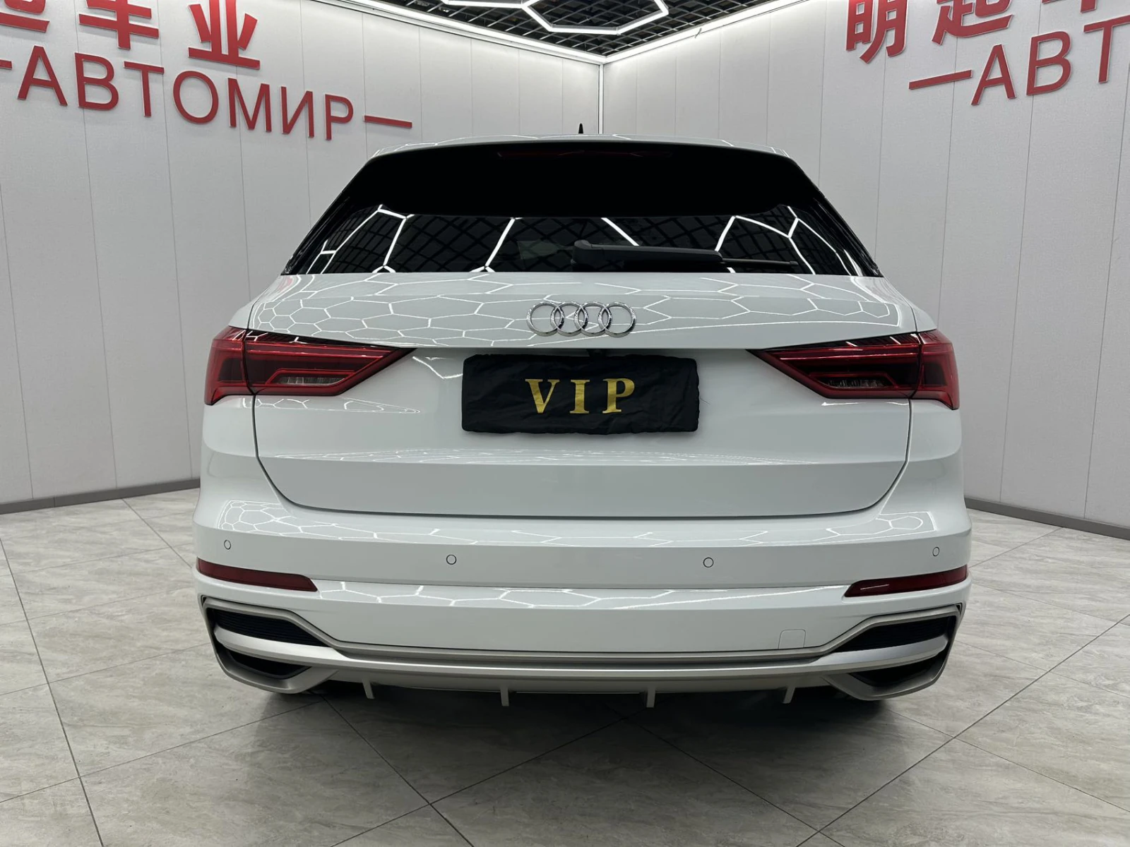 Audi Q3, 2022г, передний привод, робот