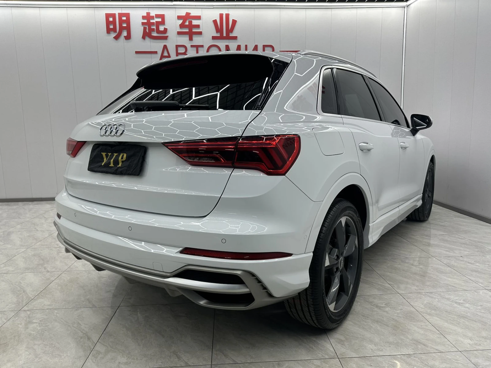 Audi Q3, 2022г, передний привод, робот