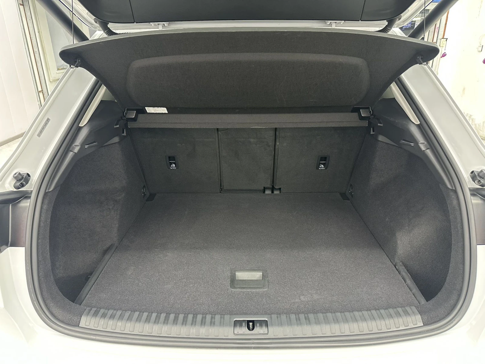 Audi Q3, 2022г, передний привод, робот