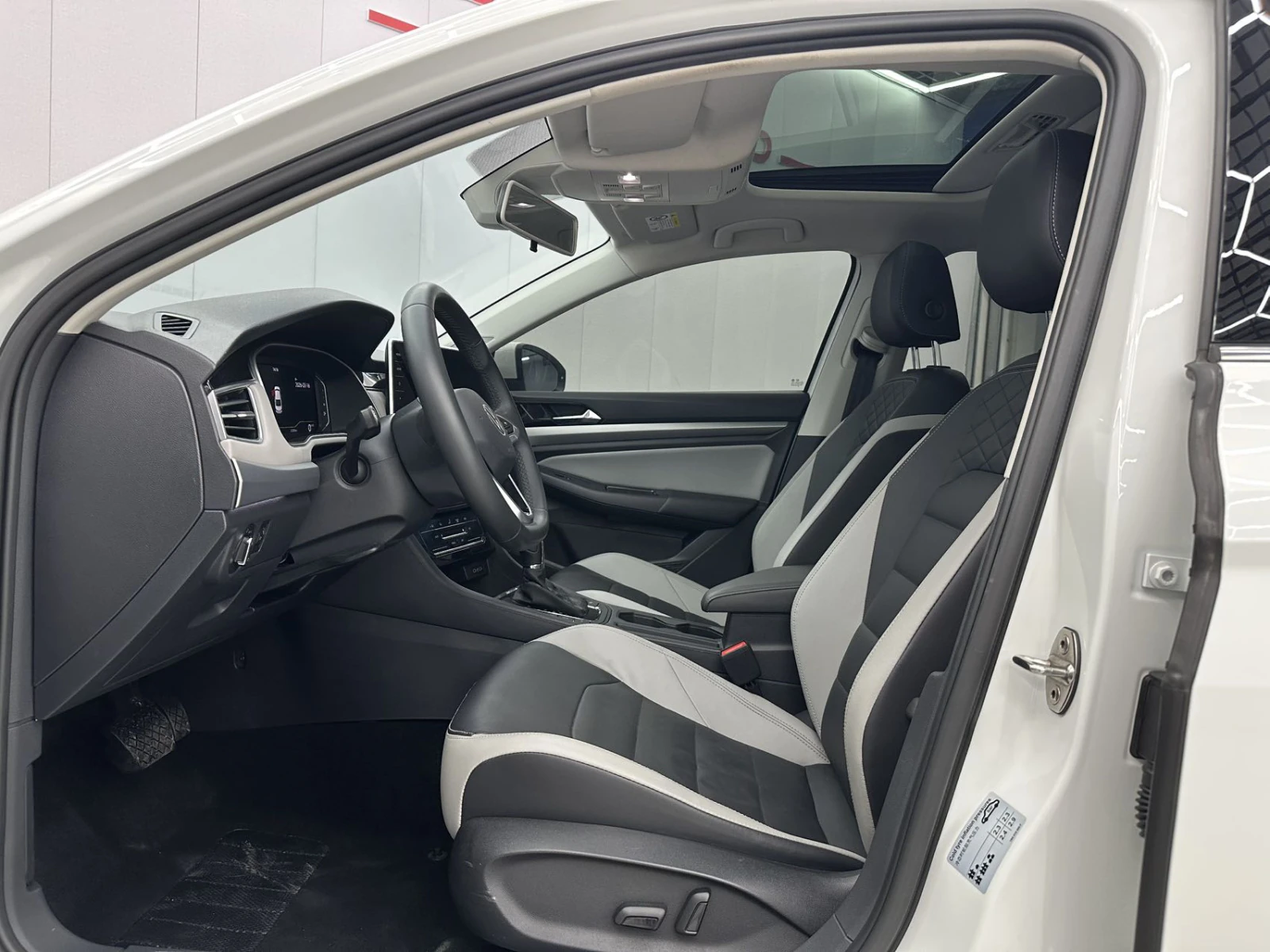 Volkswagen Bora, 2022г, передний привод, робот