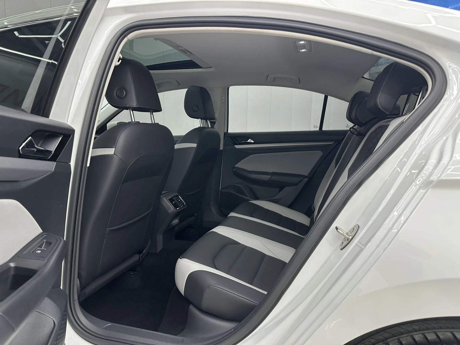 Volkswagen Bora, 2022г, передний привод, робот