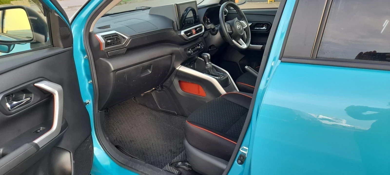 Toyota Raize, 2020г, передний привод, вариатор