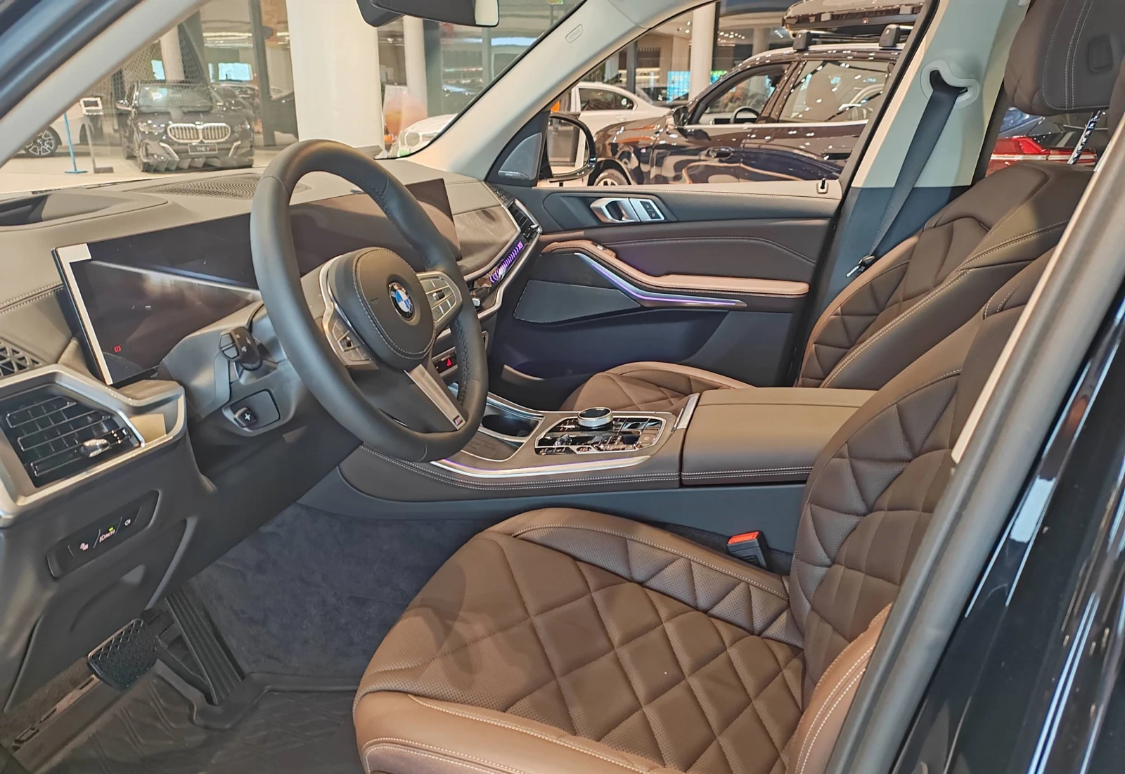 BMW X5, 2025г, полный привод, автомат