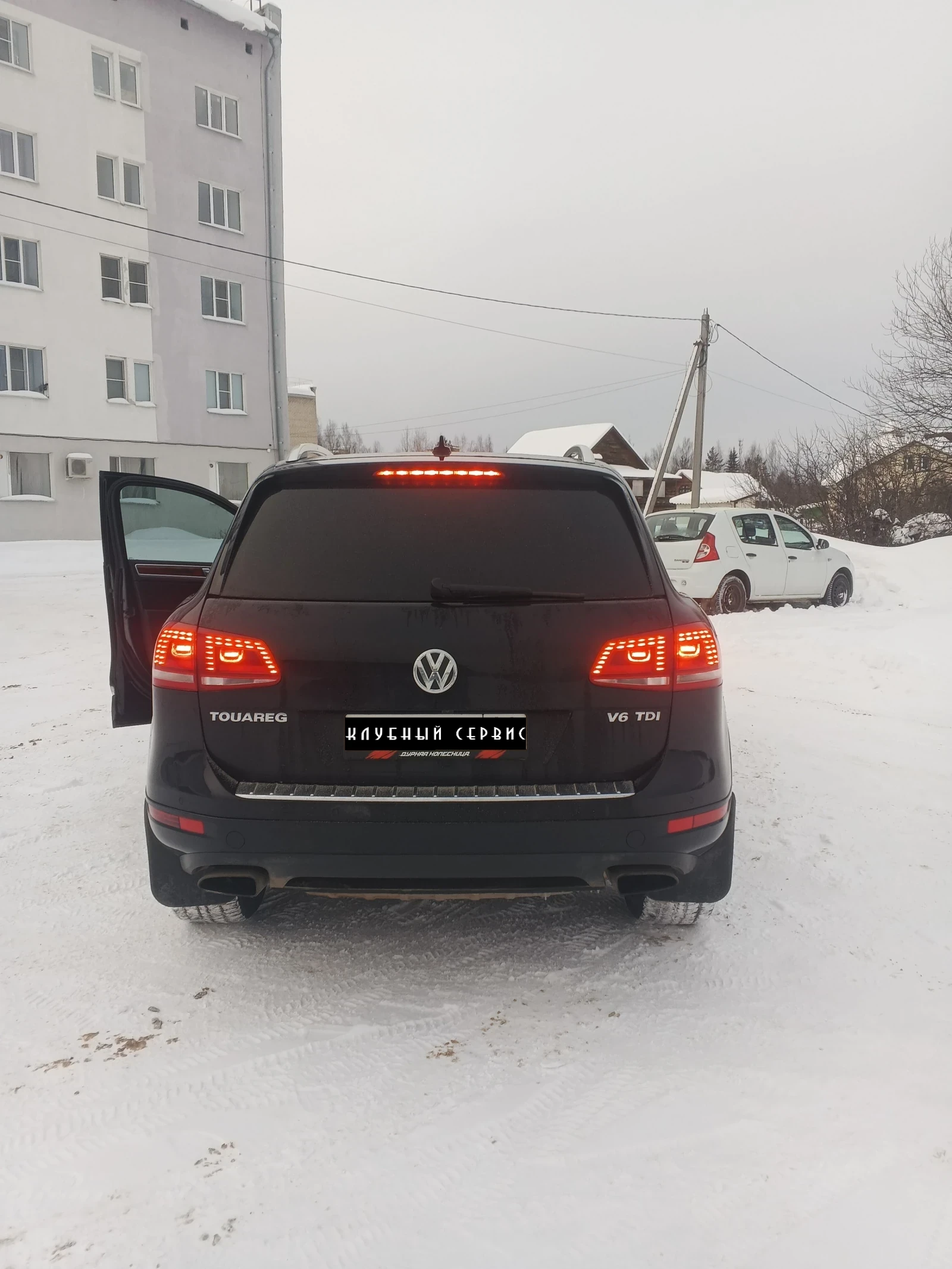 Volkswagen Touareg, 2012г, полный привод, автомат