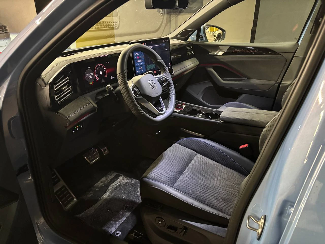 Volkswagen Tiguan, 2024г, полный привод, робот