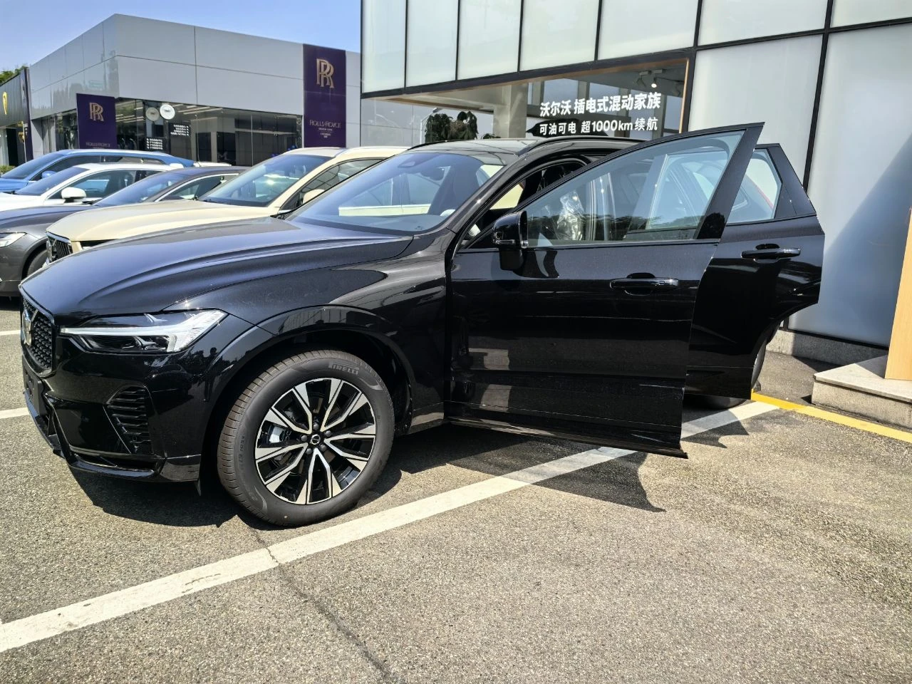 Volvo XC60, 2025г, полный привод, автомат