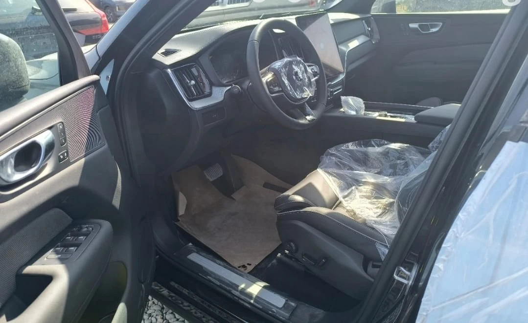 Volvo XC60, 2025г, полный привод, автомат