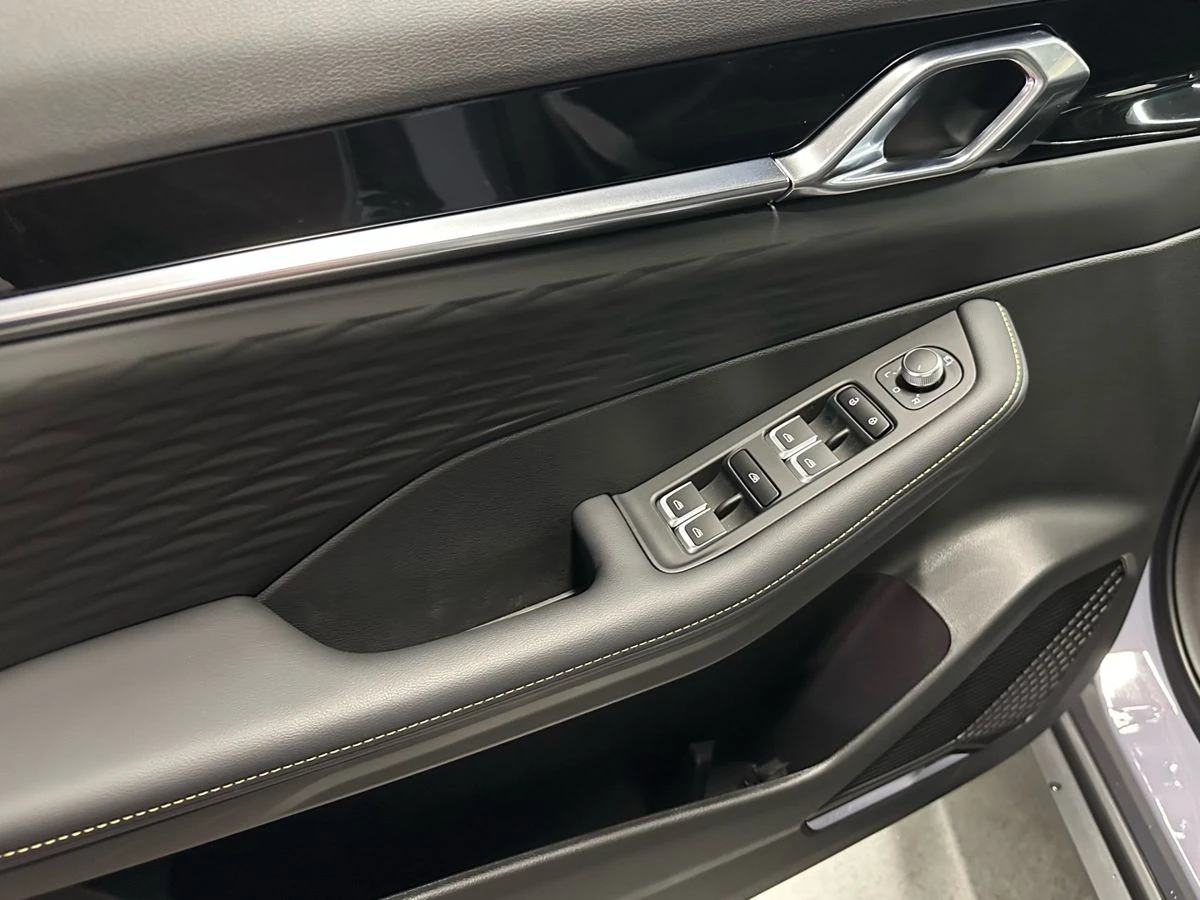 Geely Coolray, 2025г, передний привод, робот